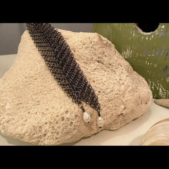 Mesh Chain Necklace with freshwater Pearls - Picture 2 of 6